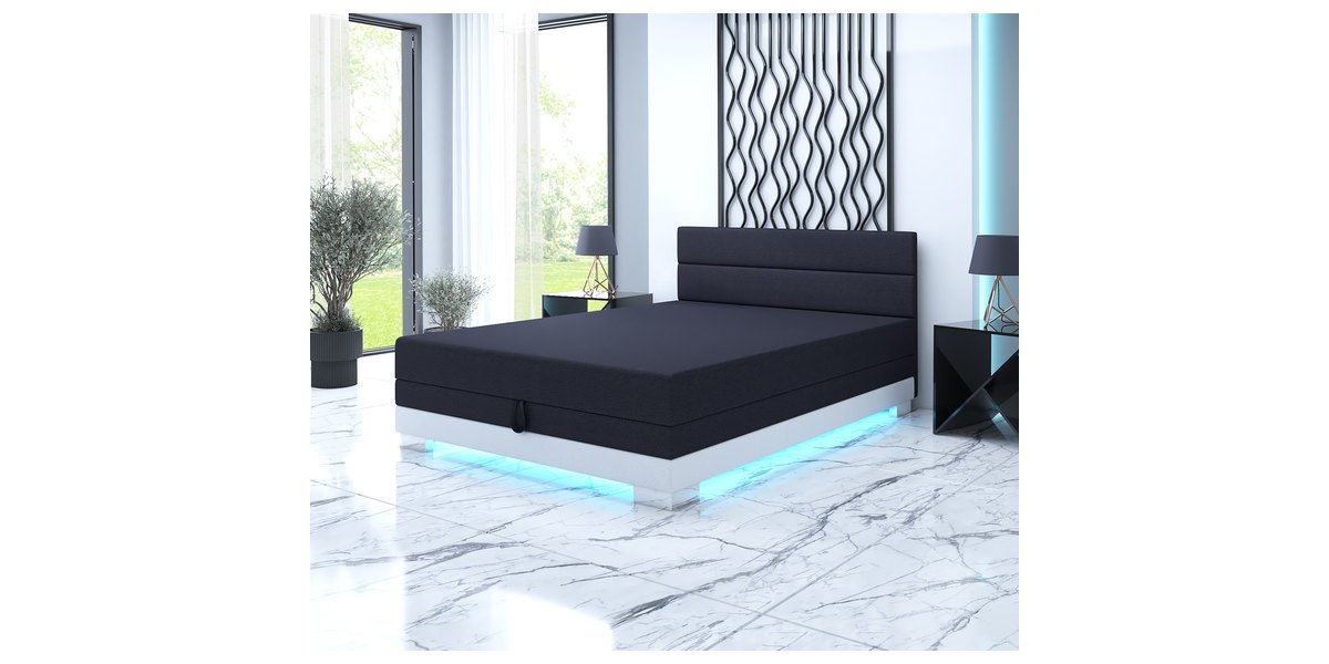 Torin 110 cm im Schlafzimmer, LED-Band eingeschaltet