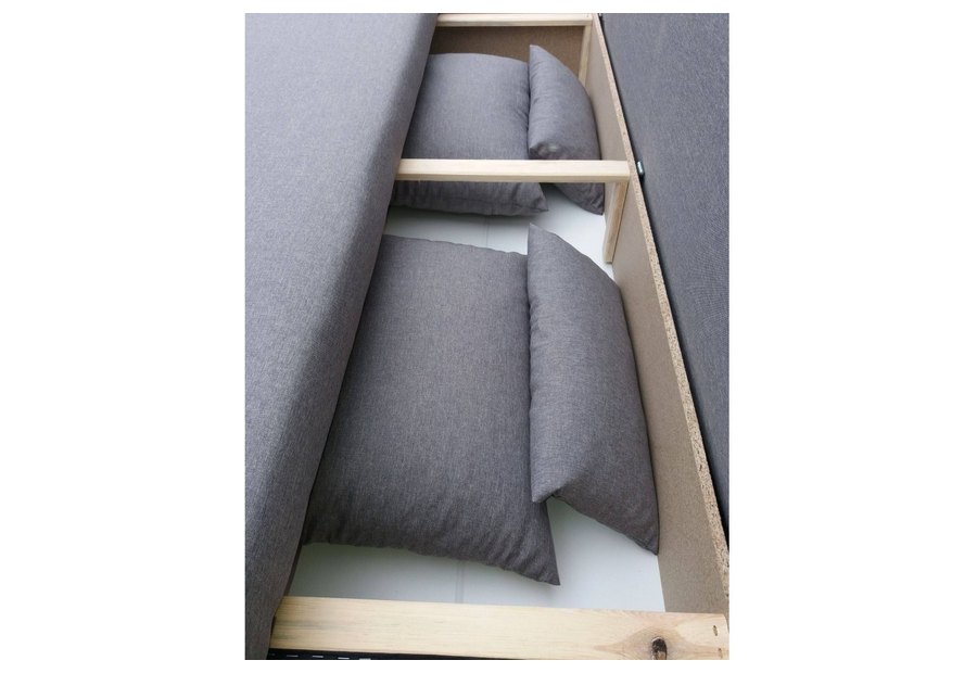 Geöffneter Bettkasten — Alaska – Schlafsofa mit Bettkasten und Liegefläche 140 mal 195 cm
